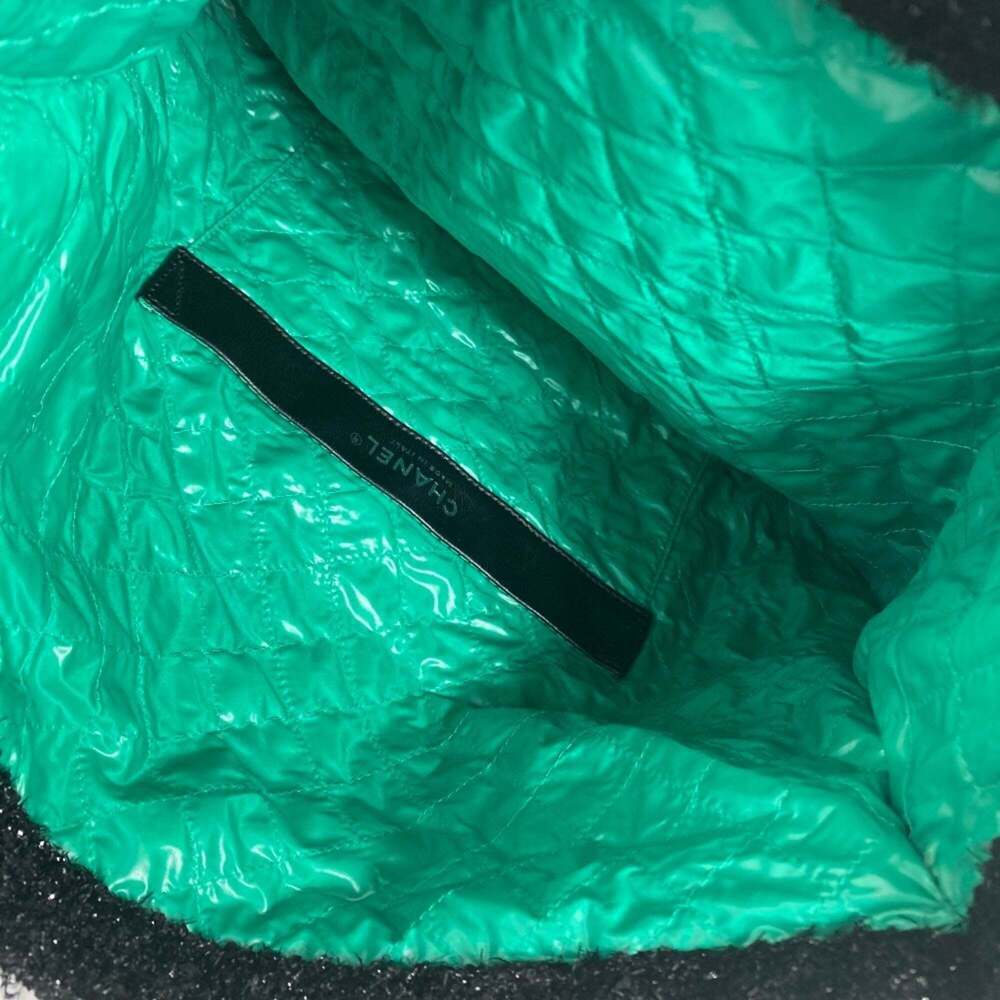 CHANEL Black Pearl Logo Tote Bag - Picture 10 of 11